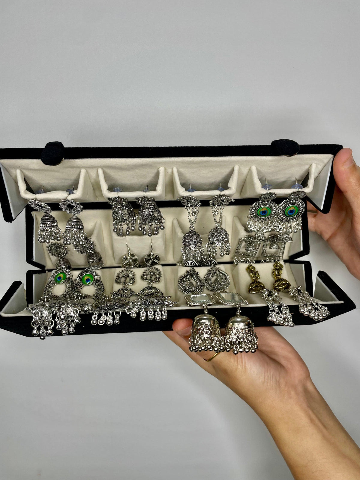 16 Jhumka Set Box (Delivery time 3-4 days)